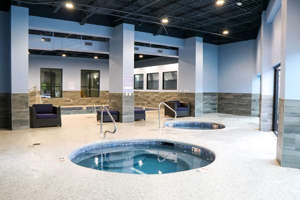 Pool - La Quinta Inn & Suites Joplin - I-44, Exit 8