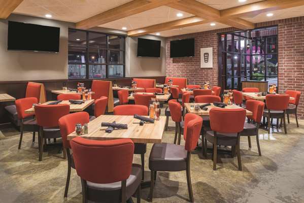 Restaurant - La Quinta Inn & Suites Joplin - I-44, Exit 8