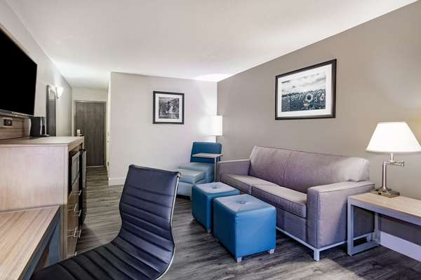Suite - La Quinta Inn & Suites Joplin - I-44, Exit 8