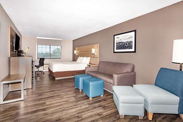 Suite - La Quinta Inn & Suites Joplin - I-44, Exit 8