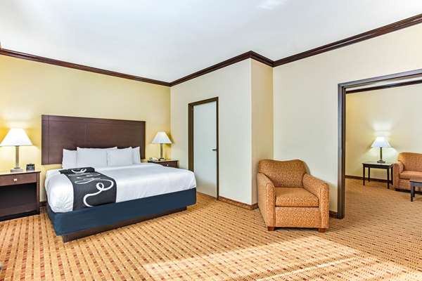 Suite - La Quinta Inn & Suites Ennis - I-45, Exit 251