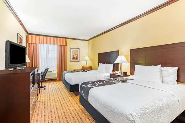  - La Quinta Inn & Suites Ennis - I-45, Exit 251