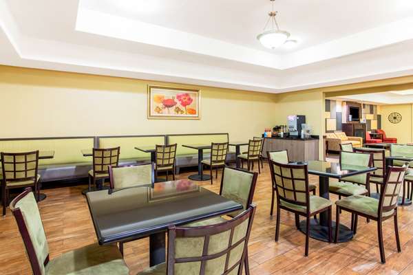 Amenities - La Quinta Inn & Suites Ennis - I-45, Exit 251