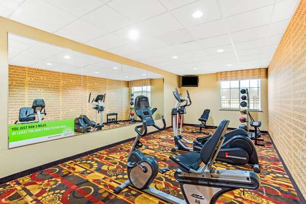 Fitness/ Exercise Room - La Quinta Inn & Suites Ennis - I-45, Exit 251