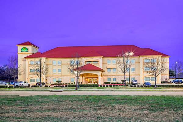 Exterior view - La Quinta Inn & Suites Ennis - I-45, Exit 251