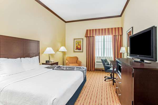  - La Quinta Inn & Suites Ennis - I-45, Exit 251