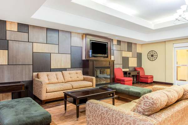  - La Quinta Inn & Suites Ennis - I-45, Exit 251