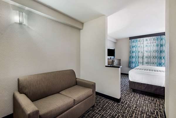 Suite - La Quinta Inn West Long Branch