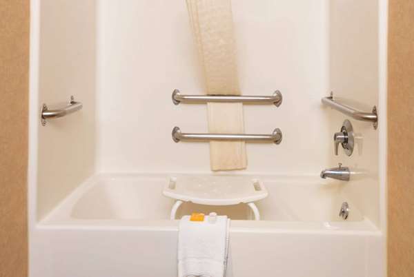  - La Quinta Inn Buffalo Airport Williamsville - I-90, Exit 49