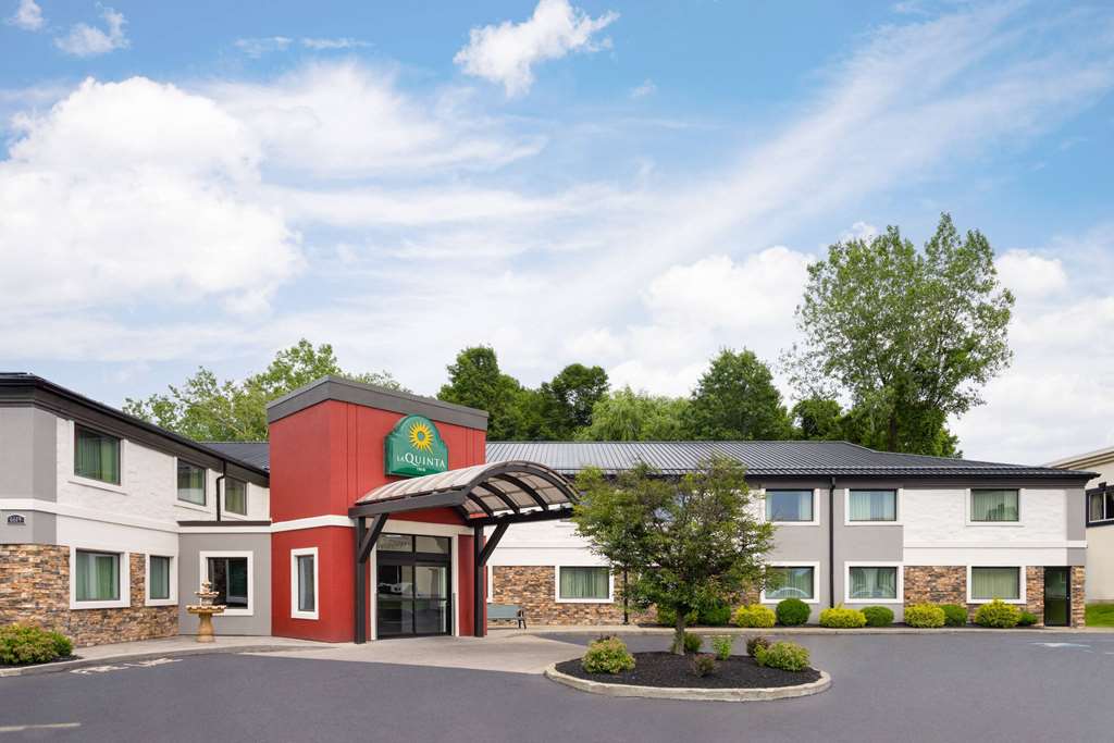 La Quinta Inn Buffalo Airport