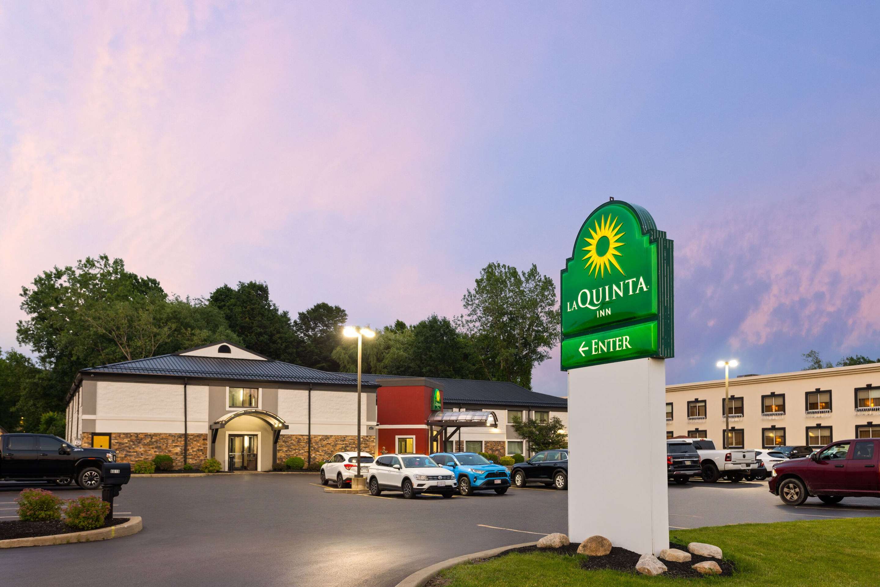 Exterior | La Quinta Inn by Wyndham Buffalo Airport
