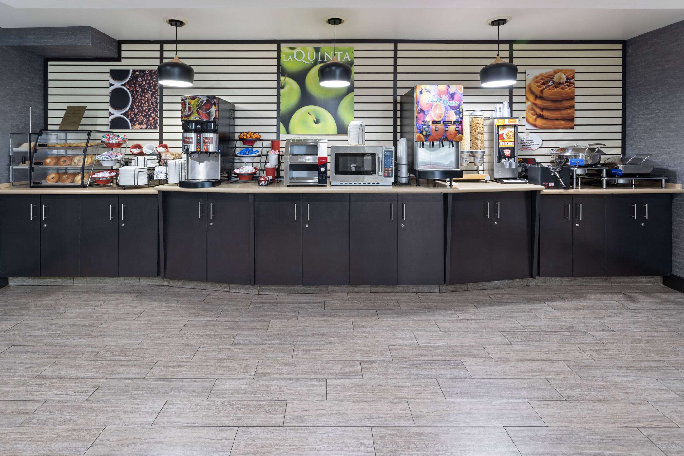 Property amenity | La Quinta Inn by Wyndham Buffalo Airport
