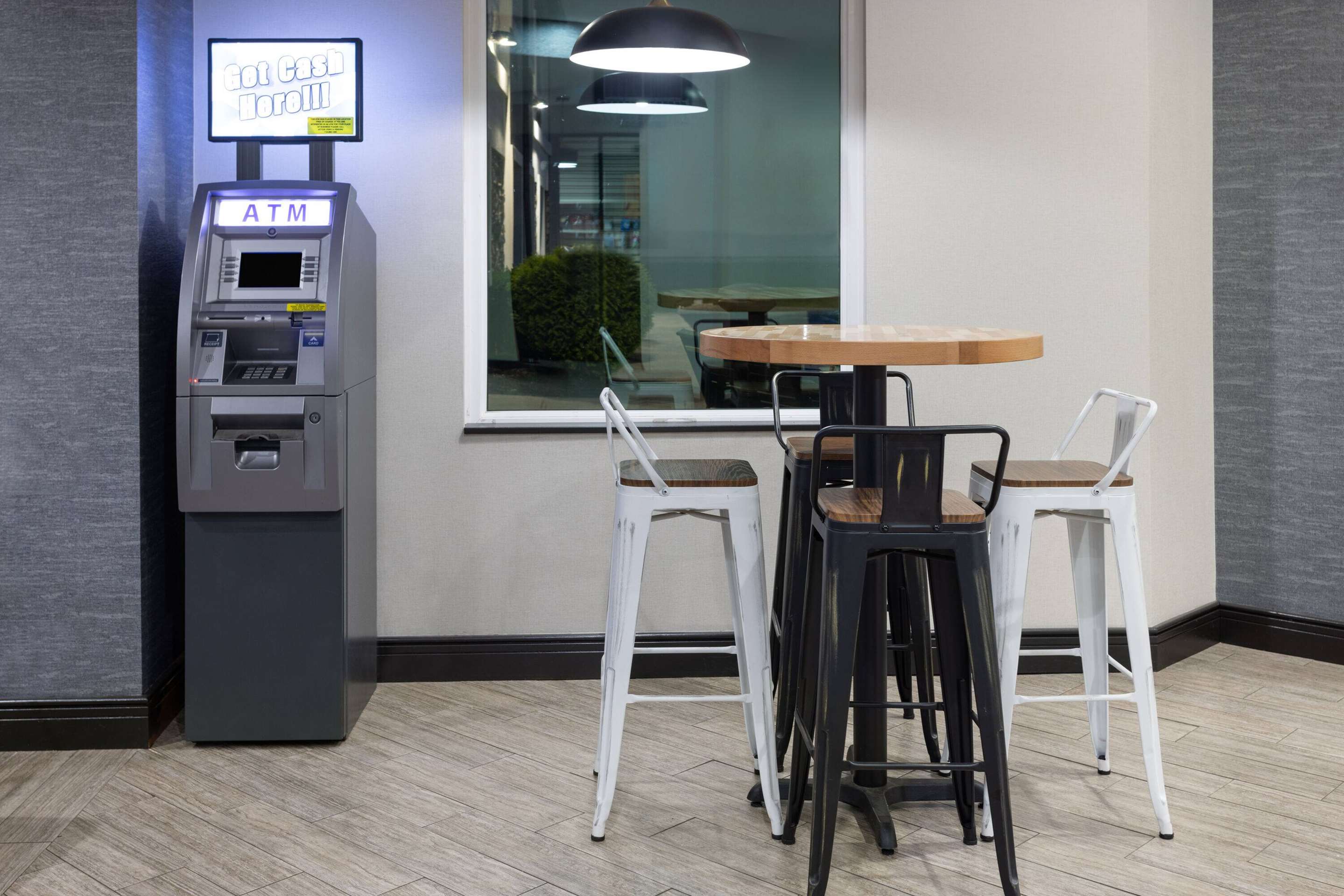 Lobby | La Quinta Inn by Wyndham Buffalo Airport