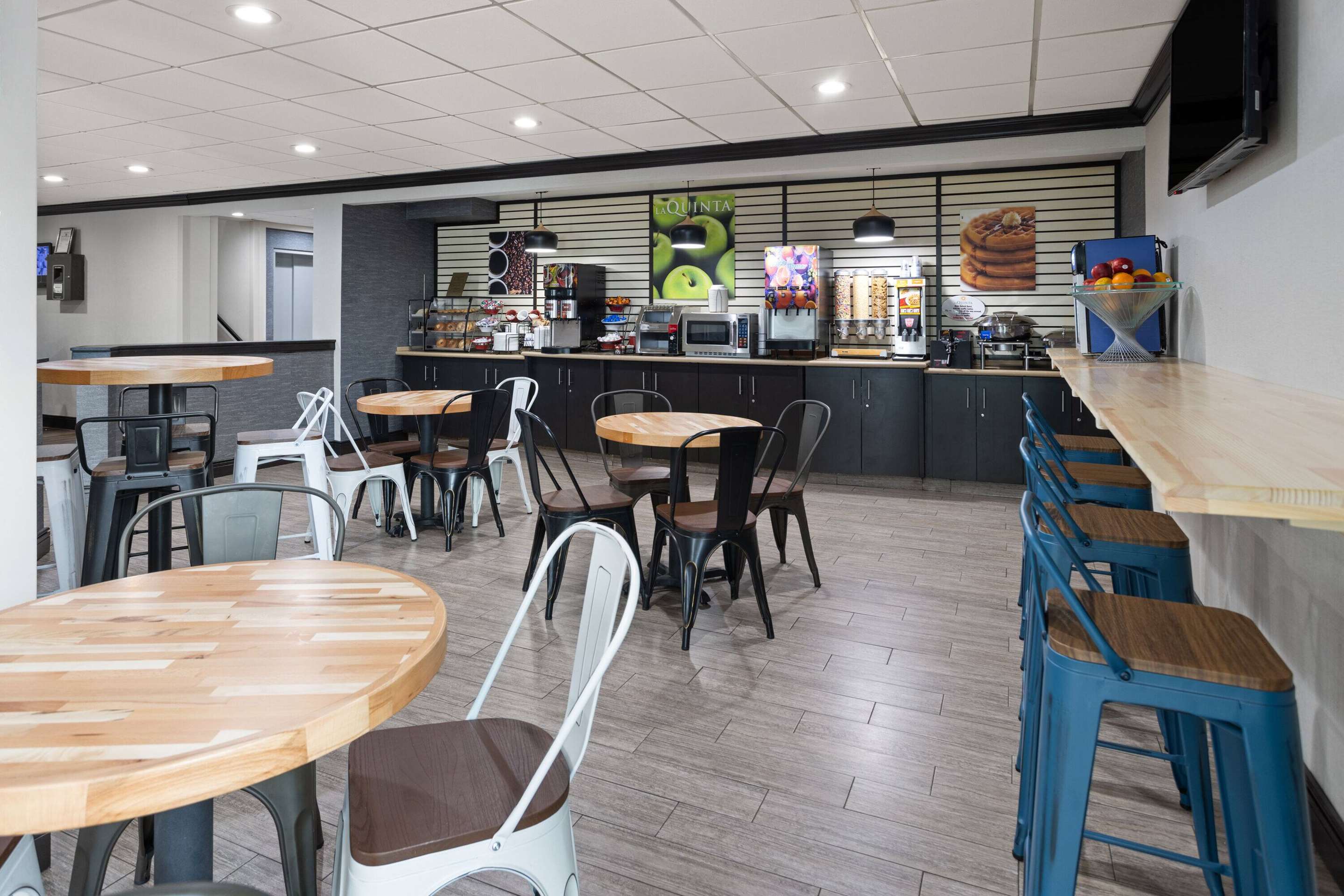 Property amenity | La Quinta Inn by Wyndham Buffalo Airport