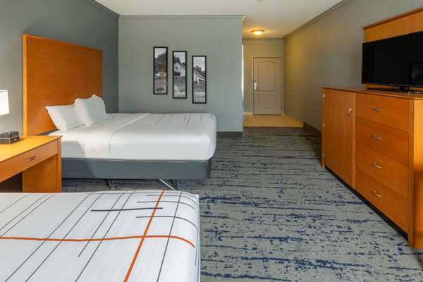  - La Quinta Inn & Suites Bridgeport