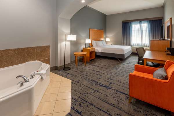  - La Quinta Inn & Suites Bridgeport