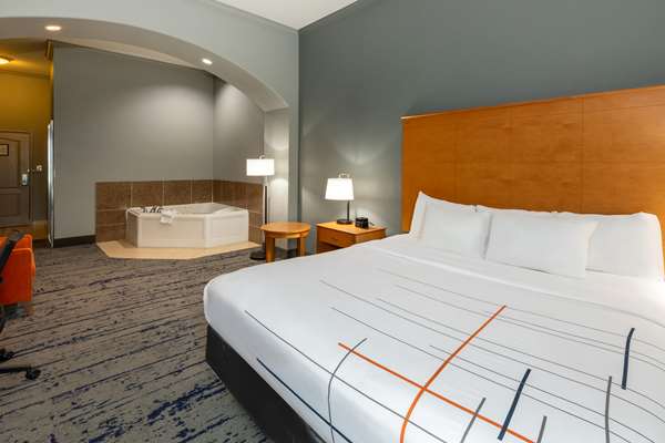  - La Quinta Inn & Suites Bridgeport