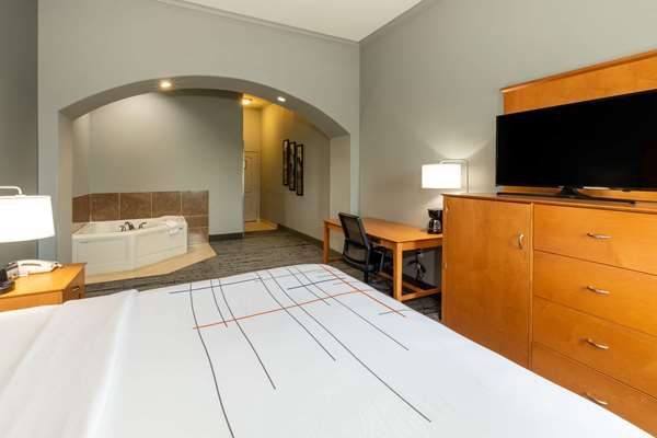  - La Quinta Inn & Suites Bridgeport