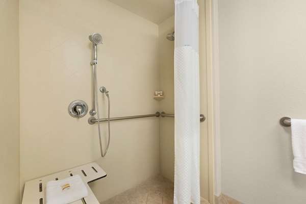  - La Quinta Inn & Suites Northwest Fresno