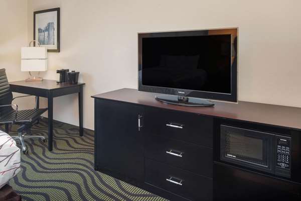  - La Quinta Inn & Suites Calhoun - I-75, Exit 312