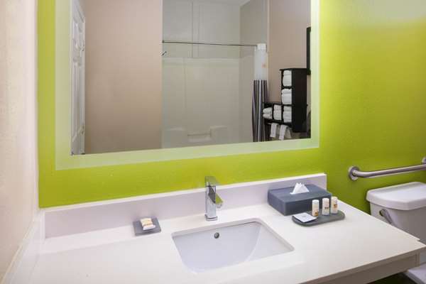  - La Quinta Inn & Suites Calhoun - I-75, Exit 312