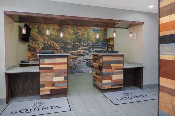  - La Quinta Inn & Suites Calhoun - I-75, Exit 312