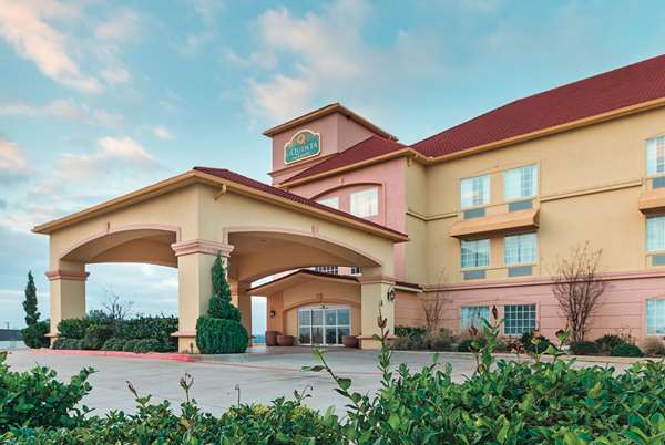 Exterior view - La Quinta Inn & Suites Glen Rose