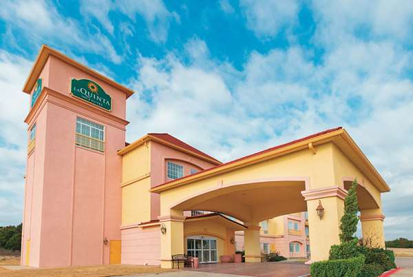 Exterior view - La Quinta Inn & Suites Glen Rose