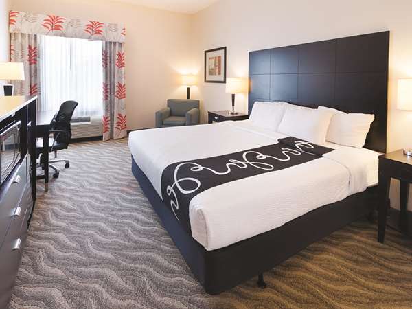  - La Quinta Inn & Suites Glen Rose