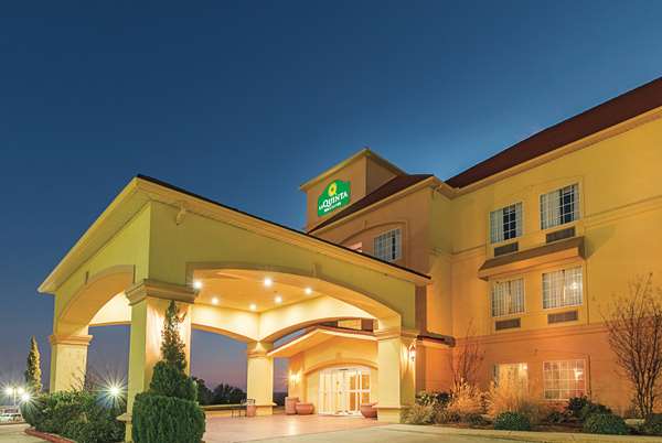 Exterior view - La Quinta Inn & Suites Glen Rose