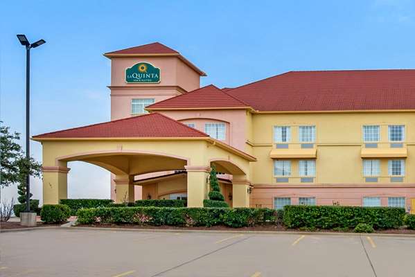 Exterior view - La Quinta Inn & Suites Glen Rose