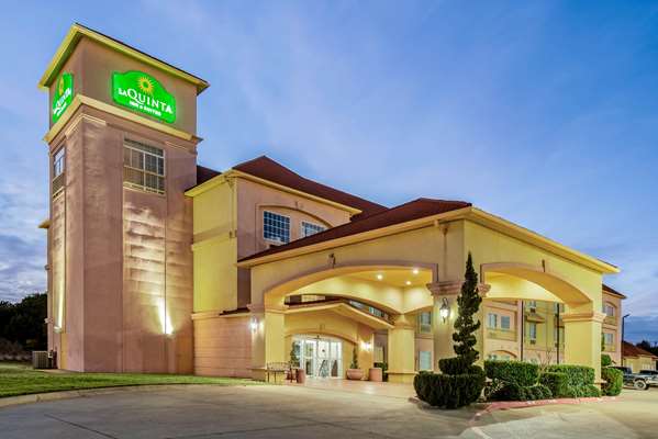 Exterior view - La Quinta Inn & Suites Glen Rose