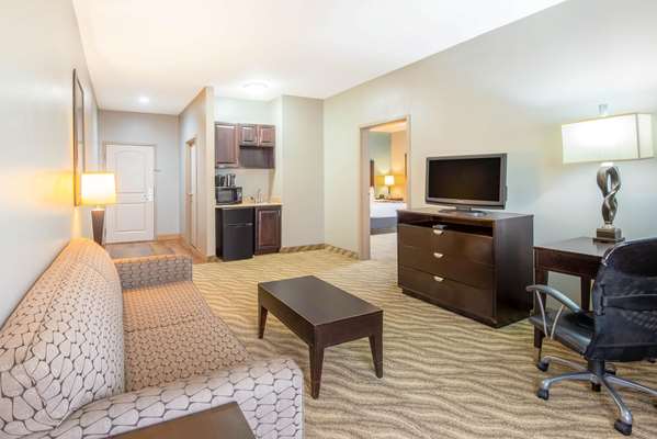 Suite - La Quinta Inn & Suites Glen Rose