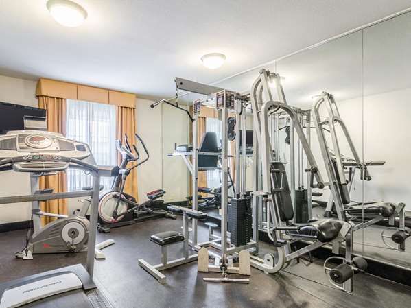 Fitness/ Exercise Room - La Quinta Inn & Suites Airport Kansas City - I-29, Exit 8