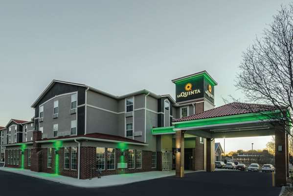 Exterior view - La Quinta Inn & Suites Airport Kansas City - I-29, Exit 8