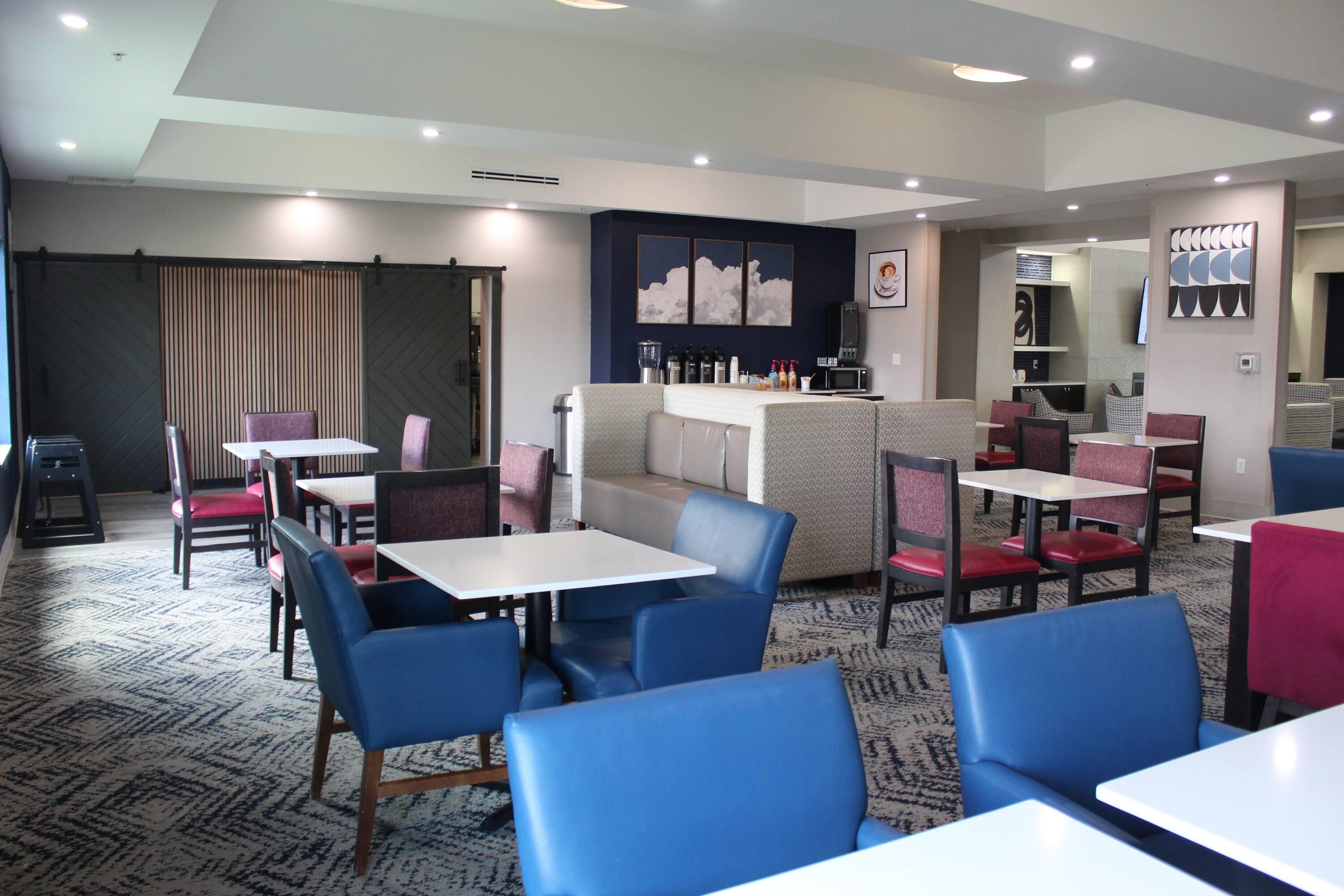 Undefined | La Quinta Inn and Suites by Wyndham Schertz-San Antonio-Selma