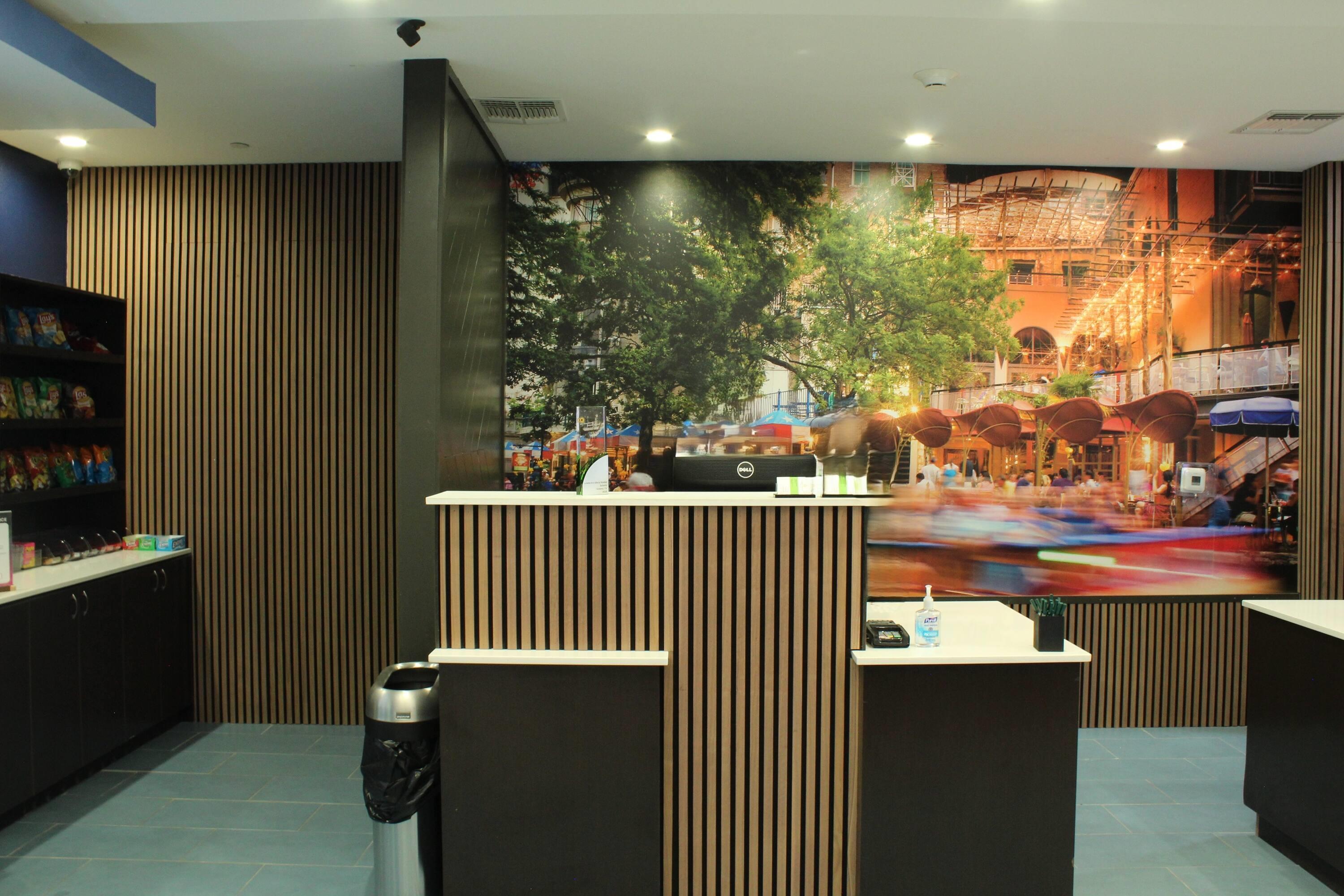 Lobby | La Quinta Inn and Suites by Wyndham Schertz-San Antonio-Selma
