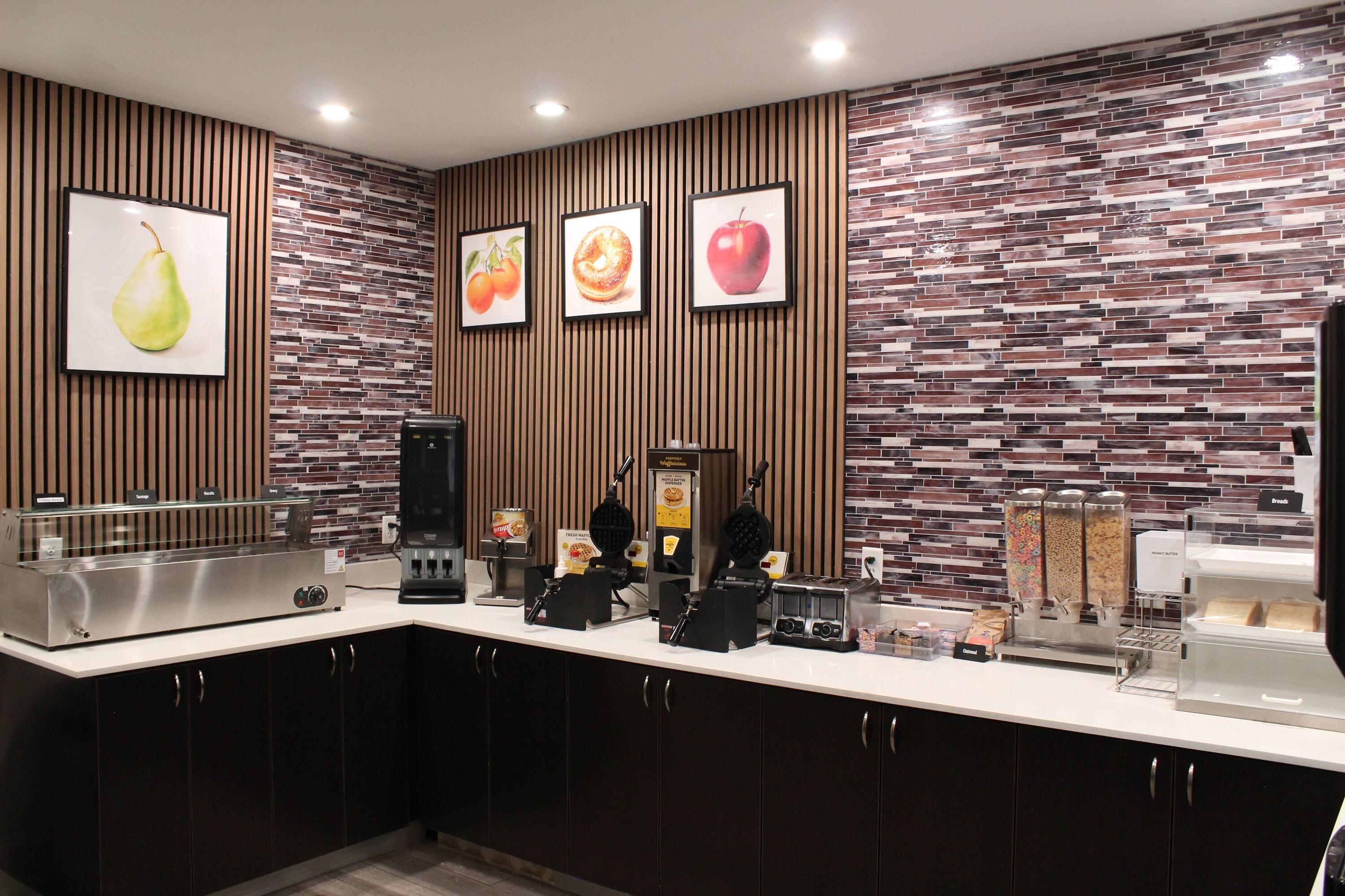 Undefined | La Quinta Inn and Suites by Wyndham Schertz-San Antonio-Selma