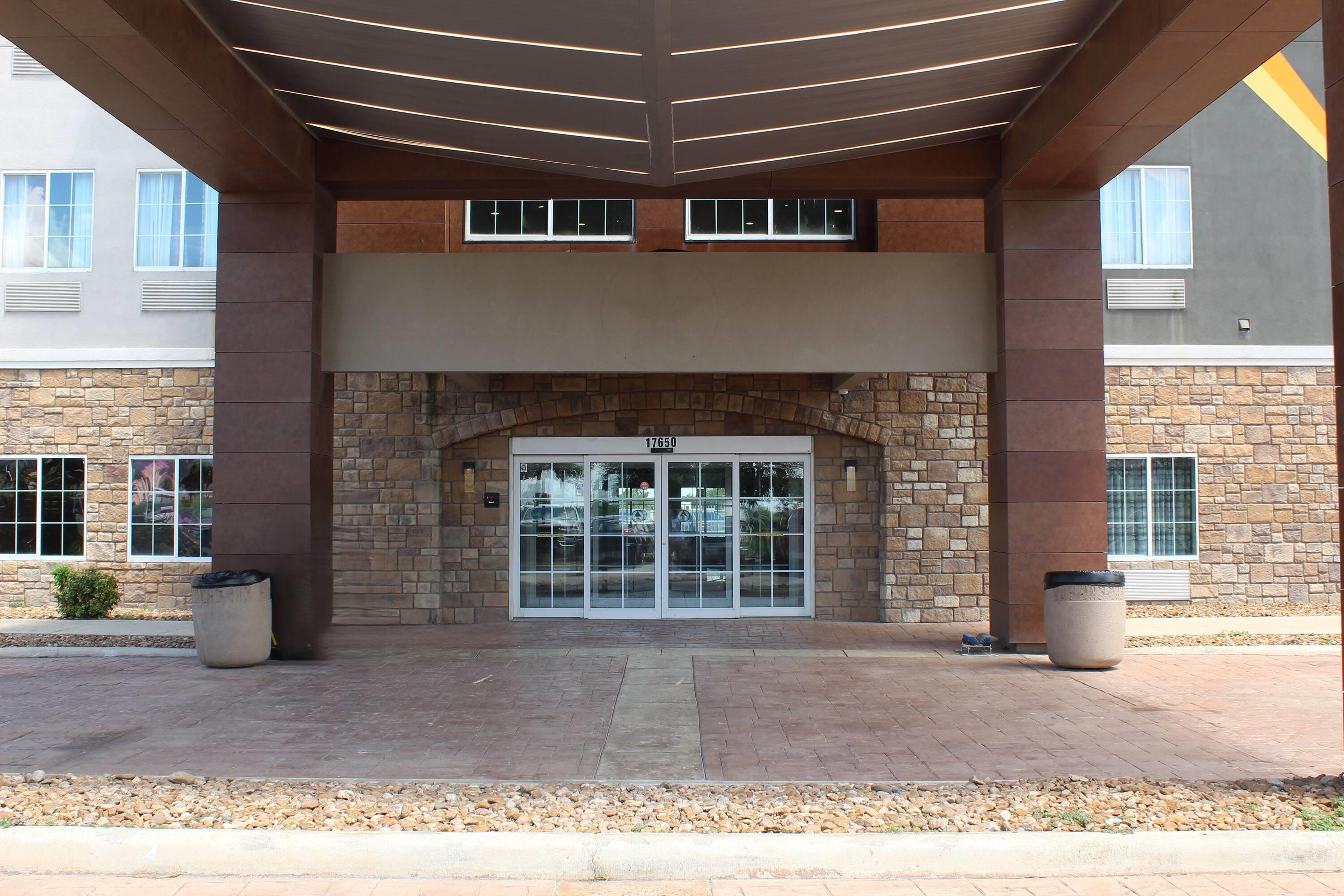 Exterior | La Quinta Inn and Suites by Wyndham Schertz-San Antonio-Selma