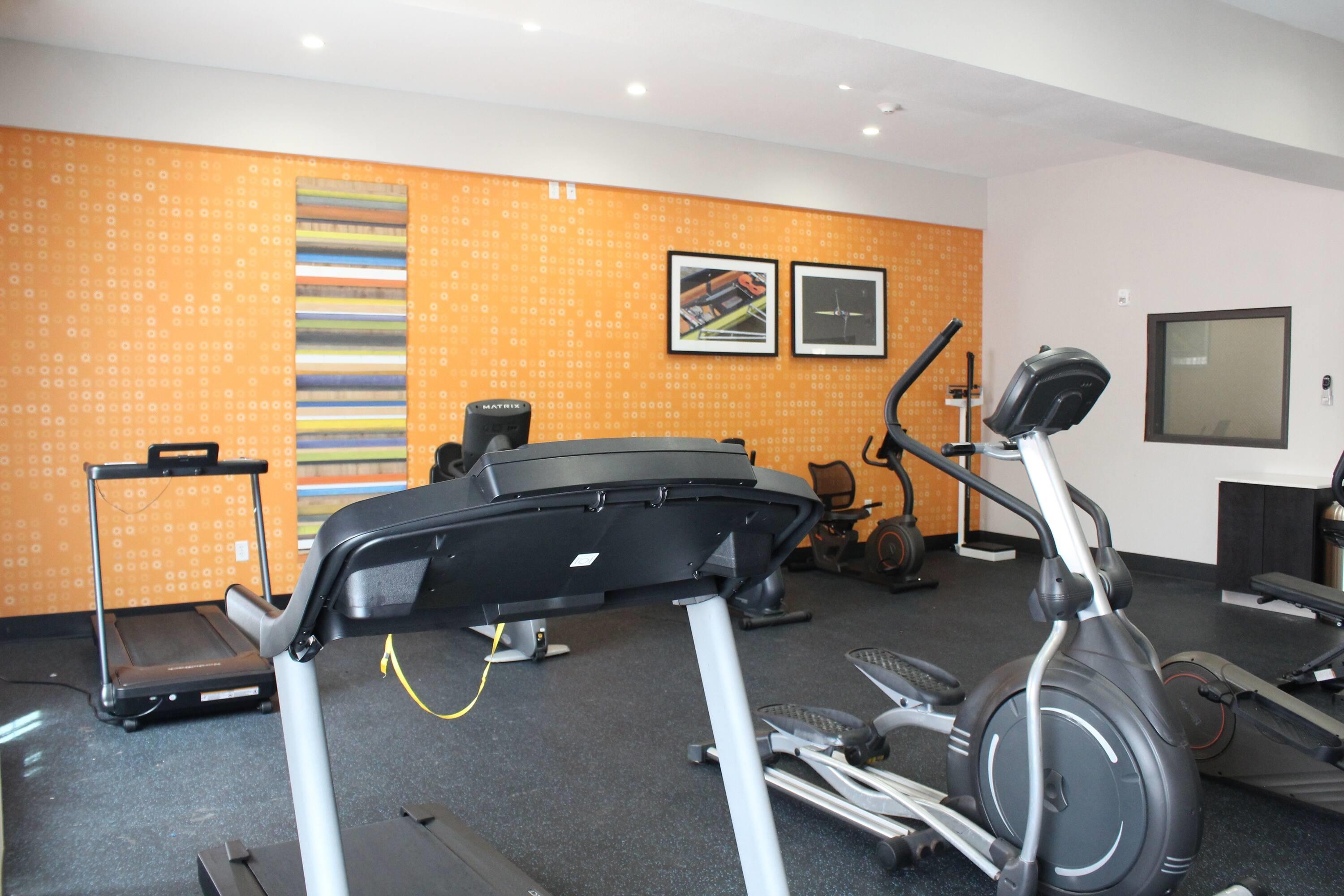 Health club fitness center gym | La Quinta Inn and Suites by Wyndham Schertz-San Antonio-Selma