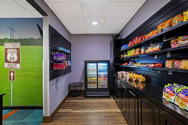  - La Quinta Inn & Suites Airport Tulsa - I-244, Exit 11