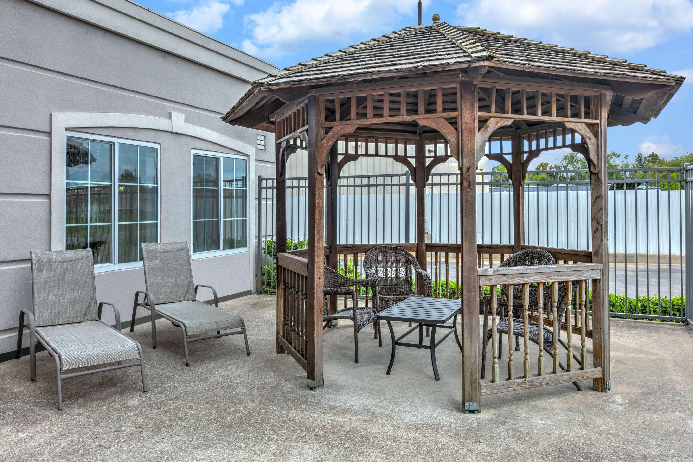 Property amenity | La Quinta Inn & Suites by Wyndham Tulsa Airpt / Expo Square