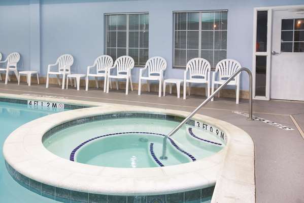 Pool - La Quinta Inn & Suites Harbor Point Garland - I-30, Exit 60