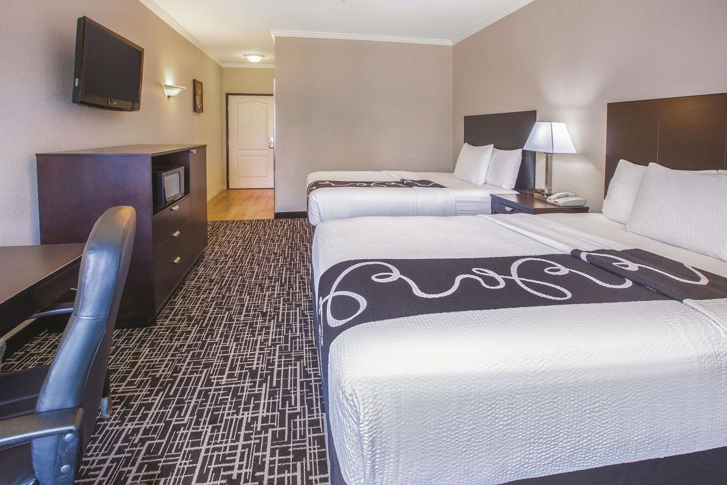 La Quinta Inn & Suites Harbor Point Garland I30, Exit 60, TX See Discounts