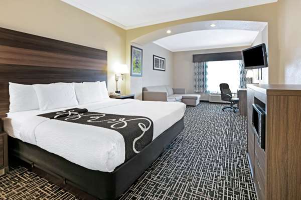 Suite - La Quinta Inn & Suites Harbor Point Garland - I-30, Exit 60