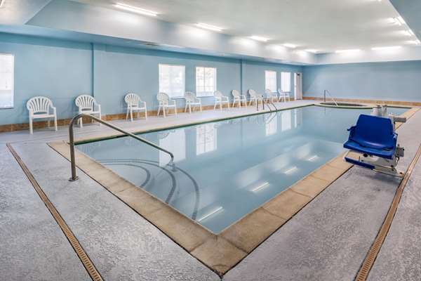 Pool - La Quinta Inn & Suites Harbor Point Garland - I-30, Exit 60