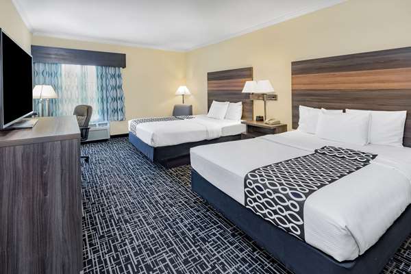  - La Quinta Inn & Suites Harbor Point Garland - I-30, Exit 60
