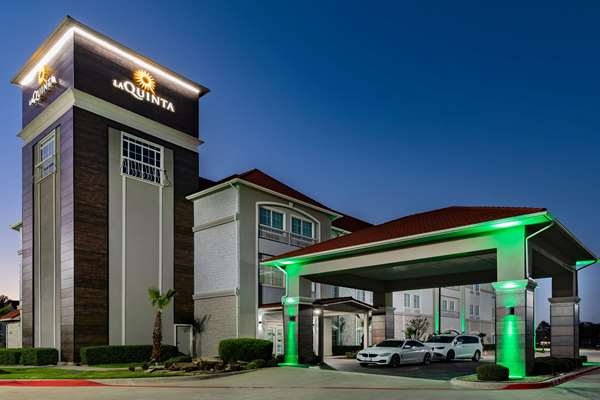 Exterior view - La Quinta Inn & Suites Harbor Point Garland - I-30, Exit 60