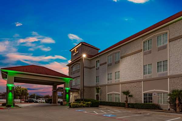Exterior view - La Quinta Inn & Suites Harbor Point Garland - I-30, Exit 60