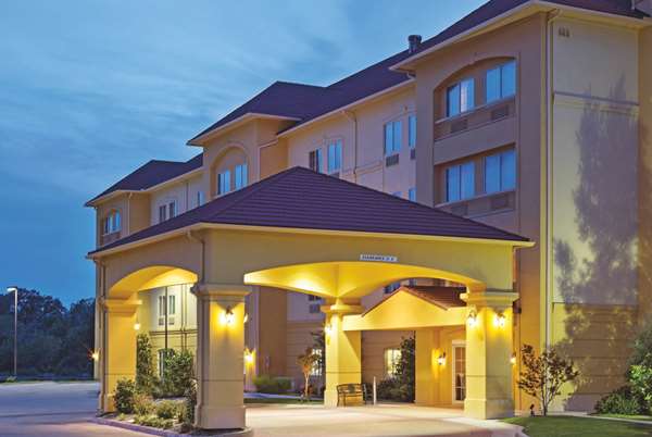 Exterior view - La Quinta Inn & Suites Richland Hills - I-820, Exit 23